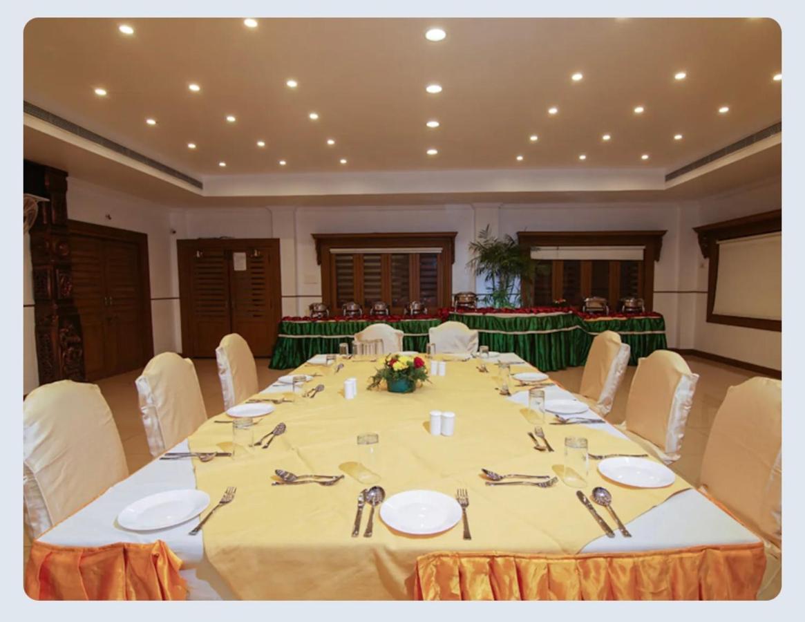 Hotel Sasthapuri Kozhikode Esterno foto